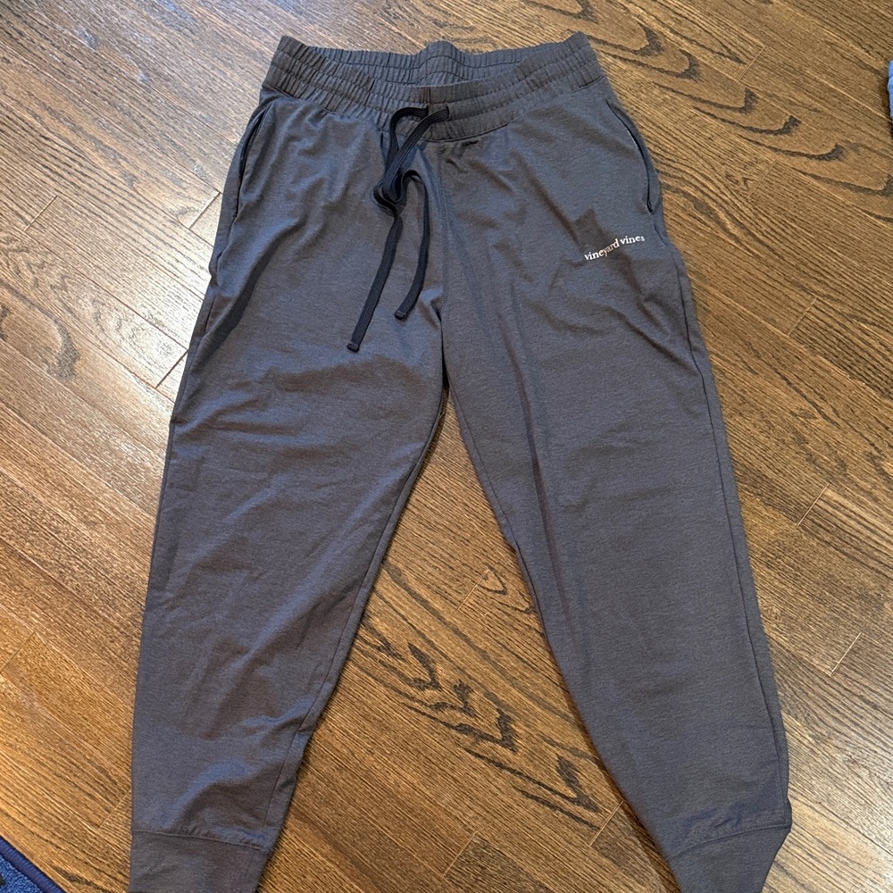 Vineyard Vines men’s performance joggers